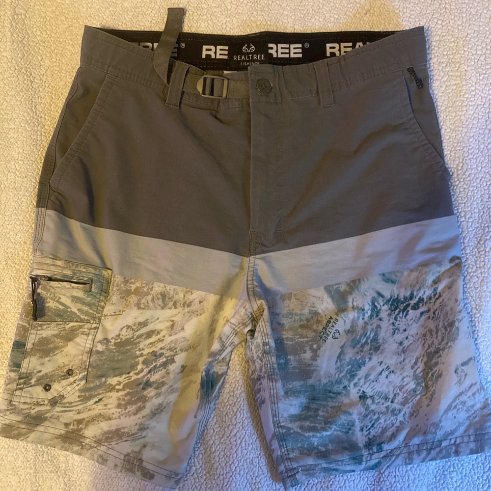 Realtree Fishing Gray and Black Shorts